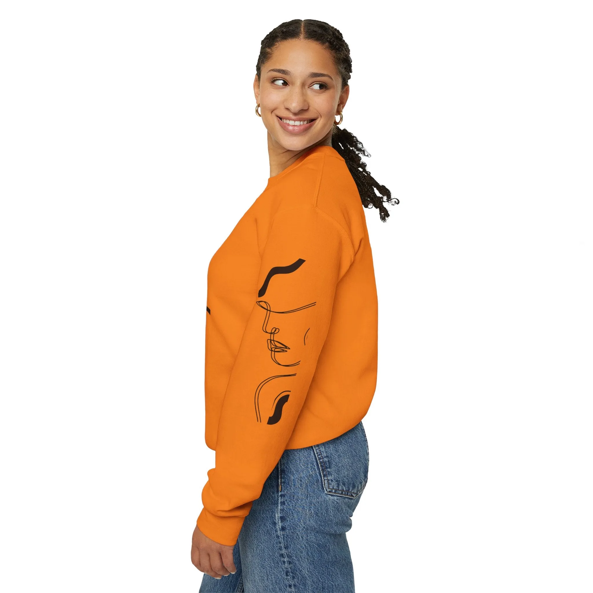 Abstract Line Art Sweatshirt - Minimal and Elegant Design